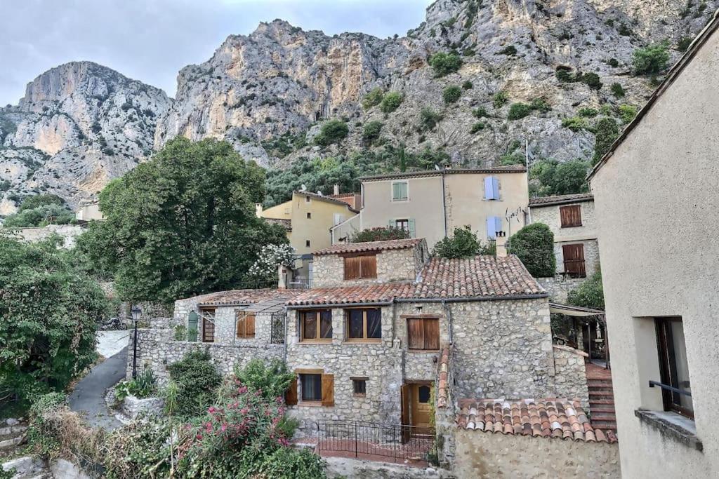Studio Vue Sur La Roche, Au Calme Moustiers #1 Apartment Exterior photo